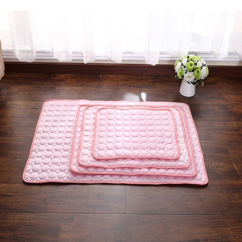 Dog Cooling Mat Pet Ice Pad Teddy Mattress Pet Cool Mat Bed Cat Summer Keep Cool Ice Silk Cooling Dog Mat for Dogs